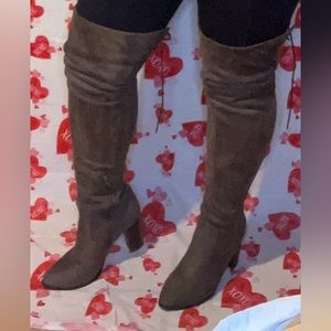 Brown  Thigh high boots 4inch heel. lace up detail on back of thigh. Size 8